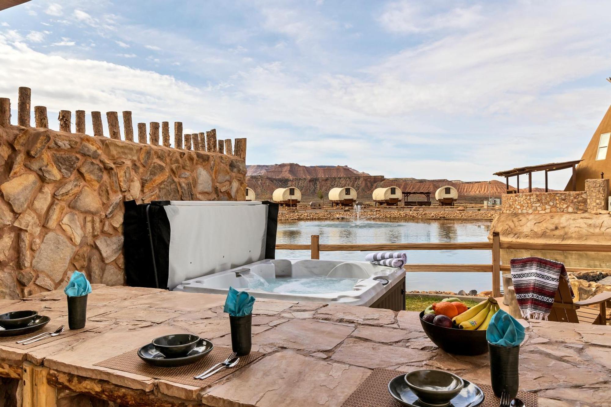 Zion White Bison Glamping & Rv Resort Virgin Eksteriør billede