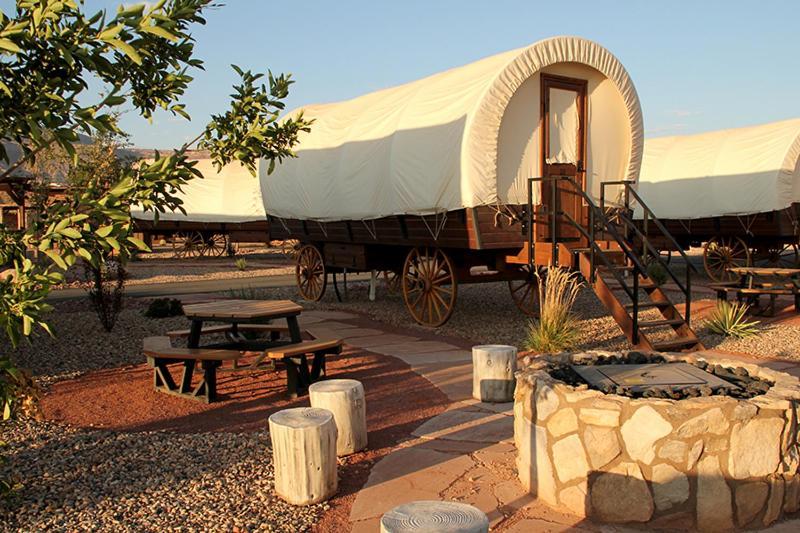 Zion White Bison Glamping & Rv Resort Virgin Eksteriør billede