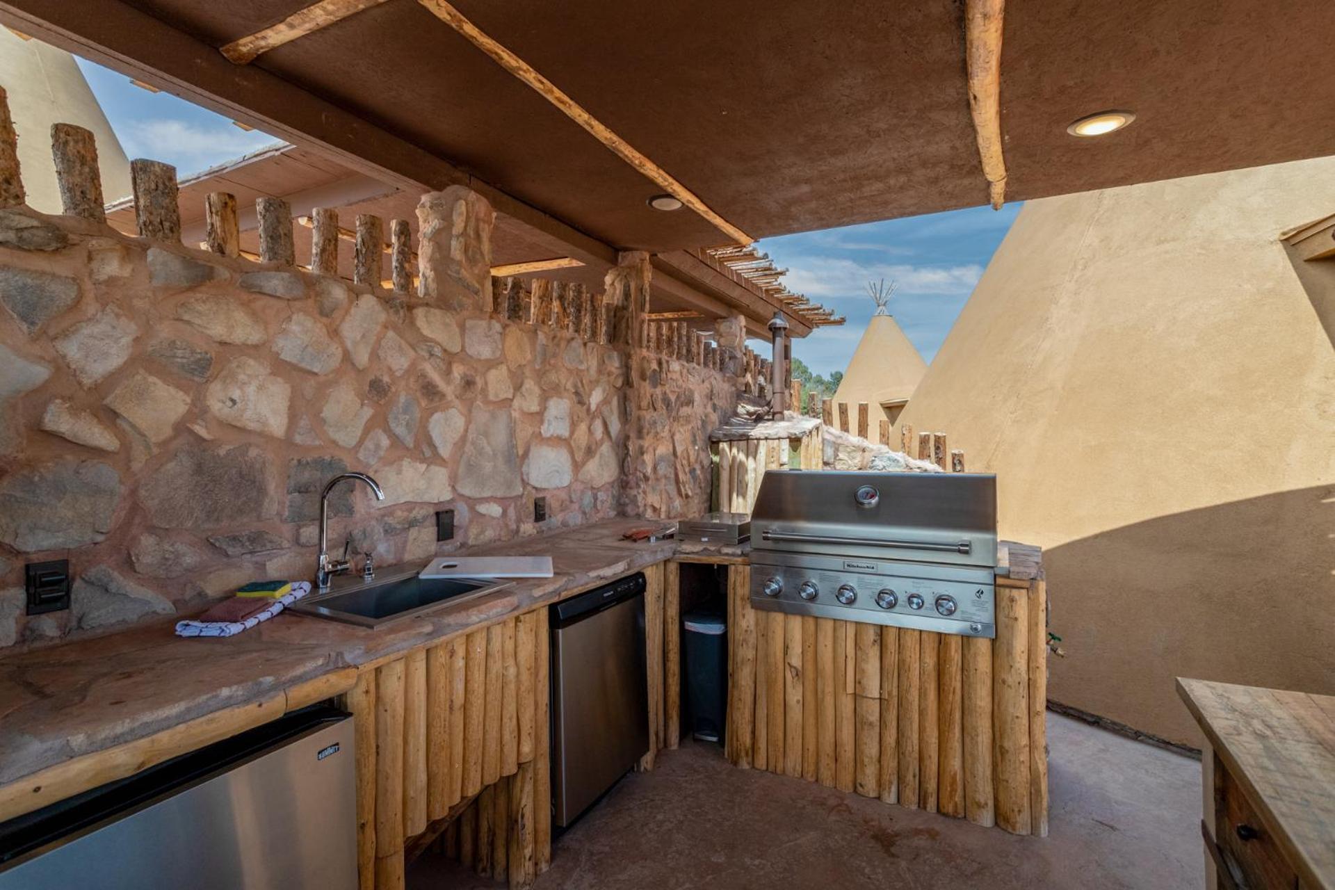 Zion White Bison Glamping & Rv Resort Virgin Eksteriør billede