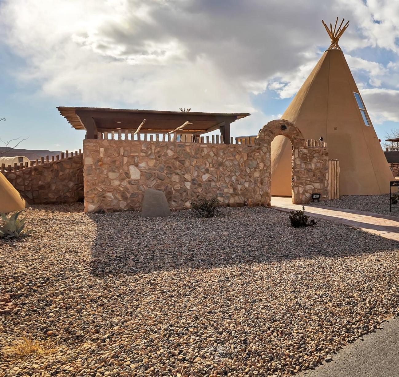 Zion White Bison Glamping & Rv Resort Virgin Eksteriør billede