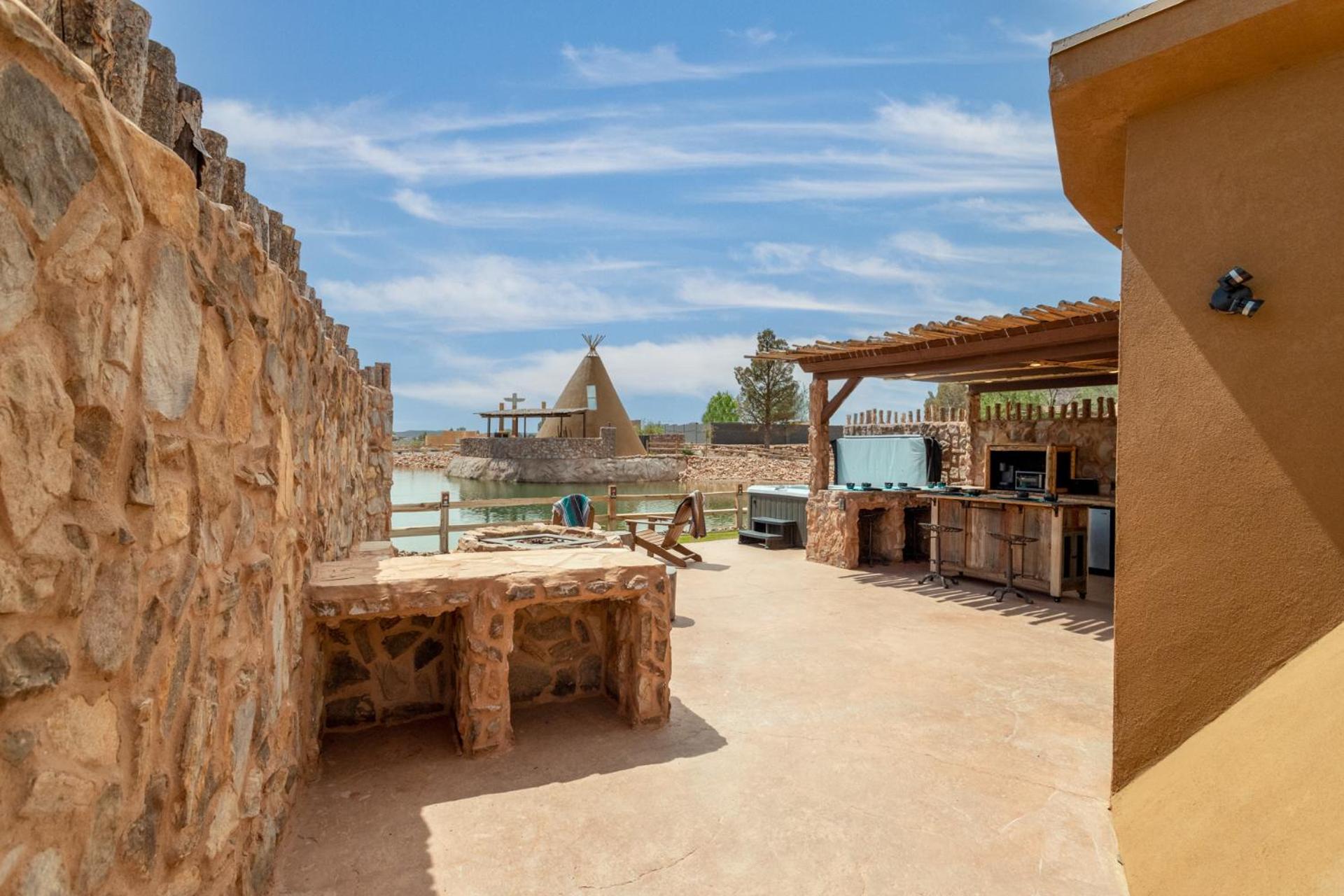 Zion White Bison Glamping & Rv Resort Virgin Eksteriør billede
