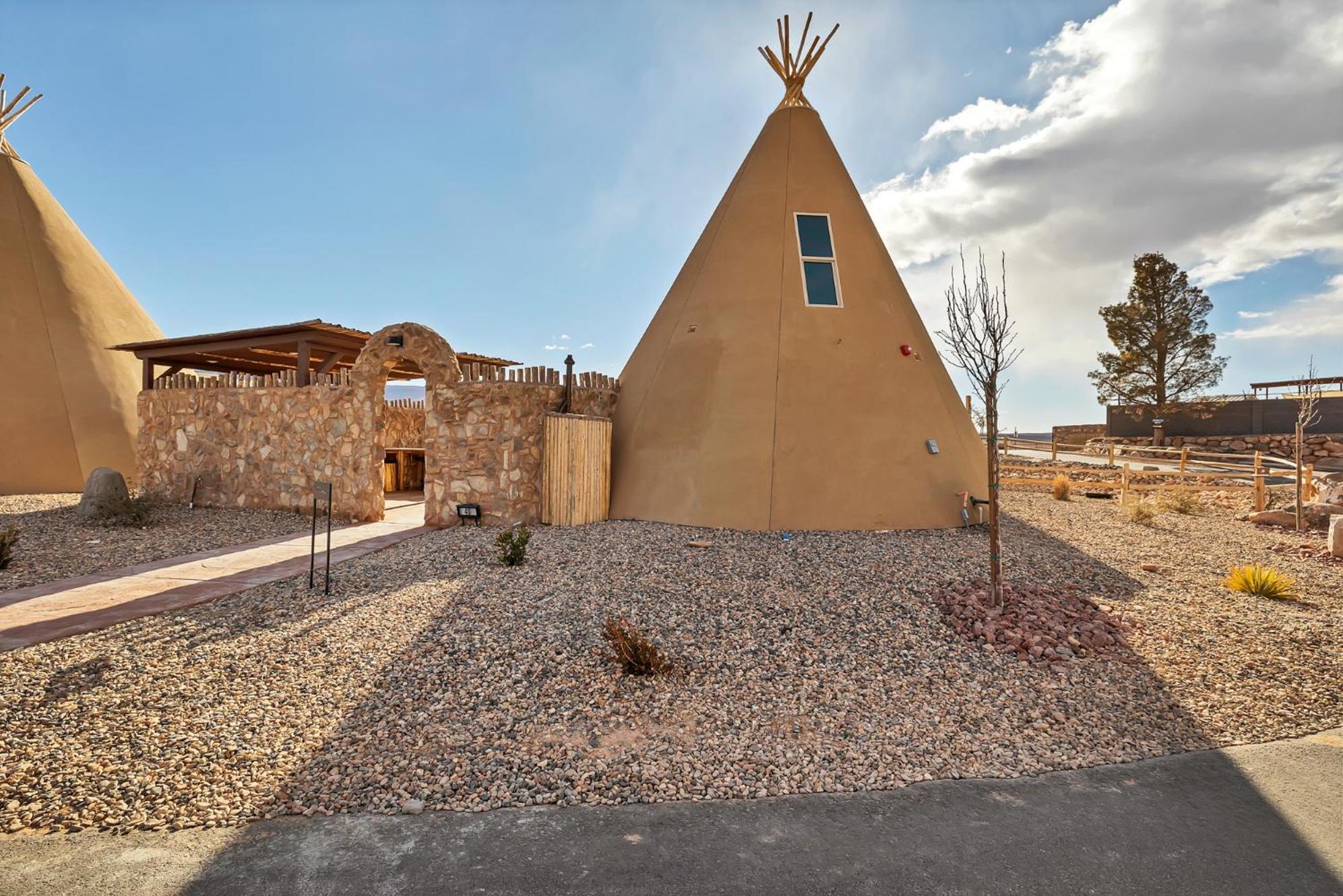 Zion White Bison Glamping & Rv Resort Virgin Eksteriør billede