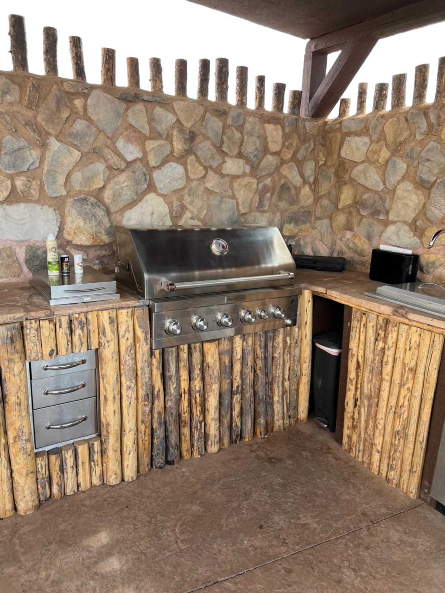 Zion White Bison Glamping & Rv Resort Virgin Eksteriør billede